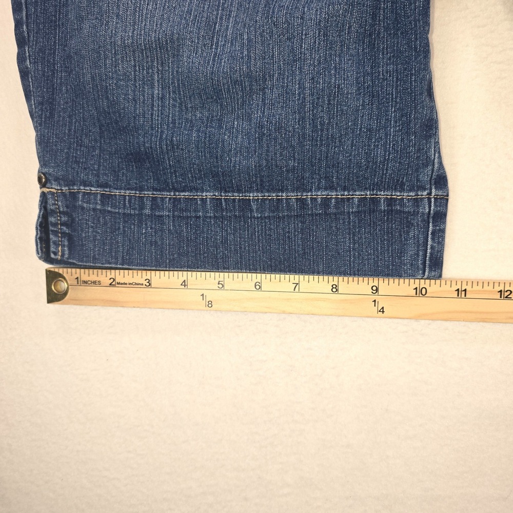 Bandolino Jeans Brady Denim Bermuda Shorts Blue Medium Wash Womens 18W - Picture 8 of 12